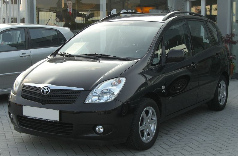 Toyota Corolla Verso E121